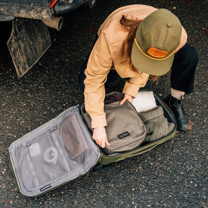35L/22" Carry-On Luggage